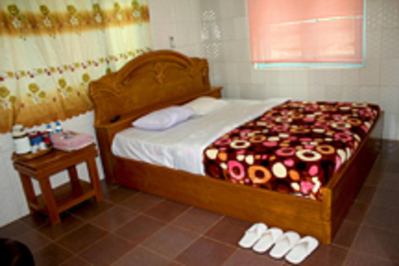 Ever Green Hotel Hsipaw Exterior photo