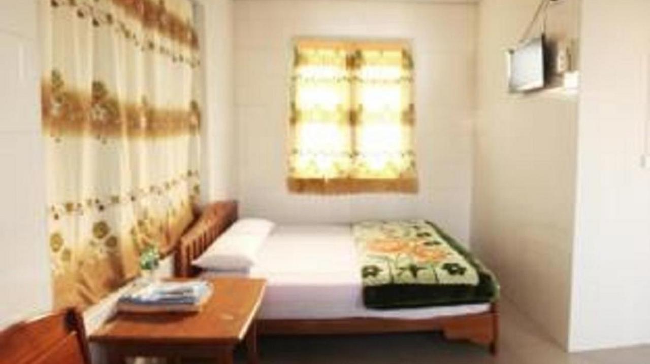 Ever Green Hotel Hsipaw Exterior photo